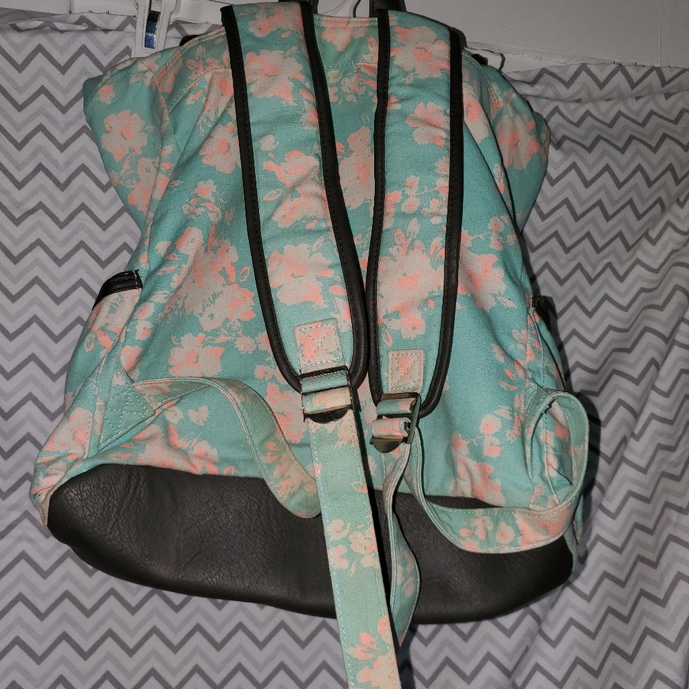 Backpack - Picture 2 of 2